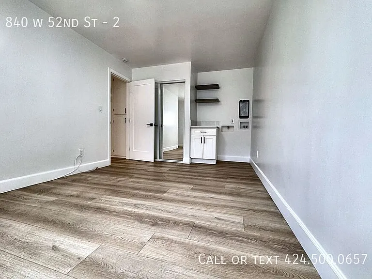 840 W 52nd St #2 — Photo 10