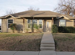 712 S Montgomery St, Sherman, TX 75090