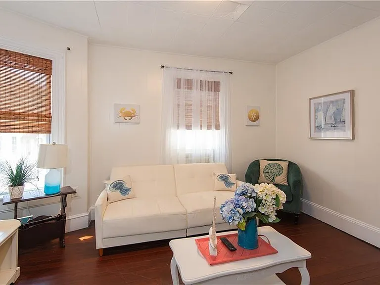 11 Brewer St — Photo 4