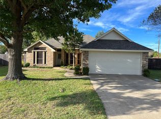 1305 S 5th St, Midlothian, TX 76065