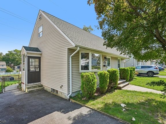 2nd image of 17 Bryant Ave