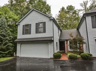 19 Lockwood Dr, Pittsford, NY 14534