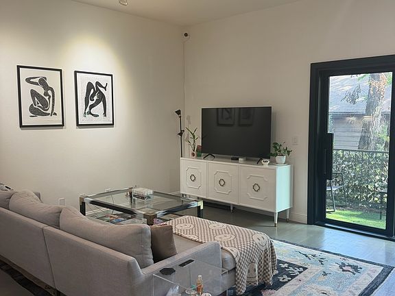 3rd image of 4225 McKinney Ave APT 2