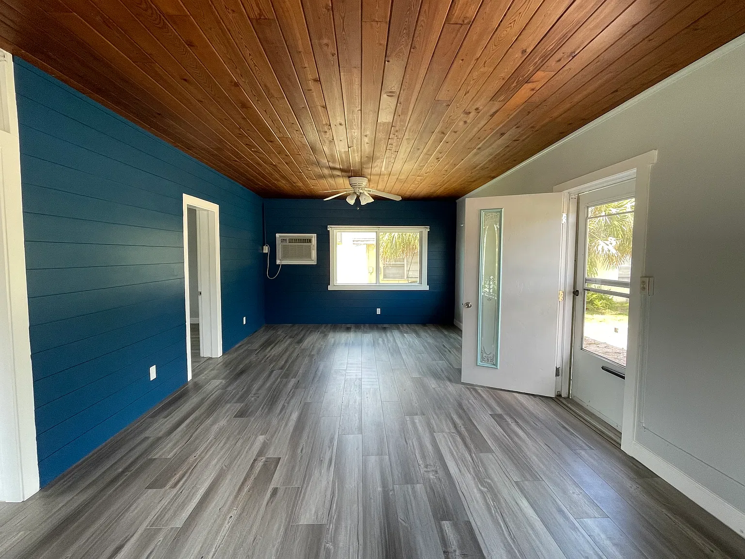2 bed, 784 sqft, $2,200 — Photo 3