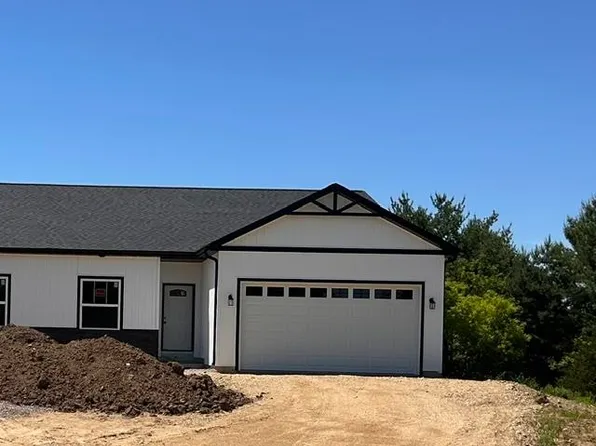 400 Mine Rd, Baraboo, WI 53913