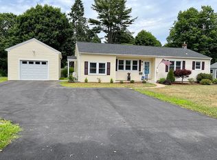 31 Farview Ave, Old Saybrook, CT 06475