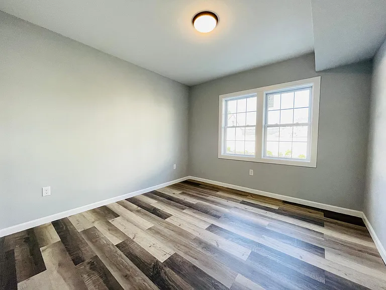 487 Lincoln St #6 — Photo 6
