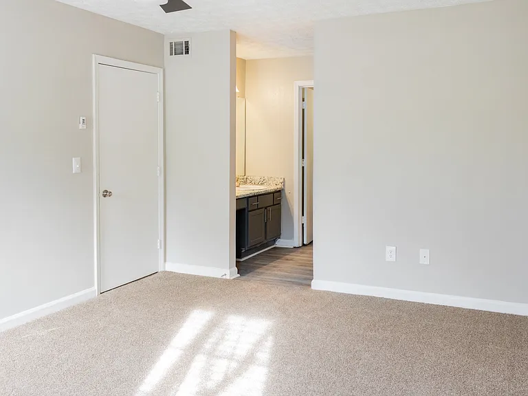 Twin Springs Apartments — Photo 30