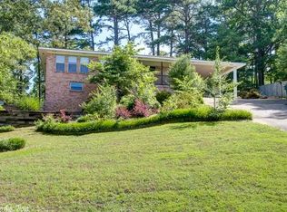 2 Vista Dr, N Little Rock, AR 72210