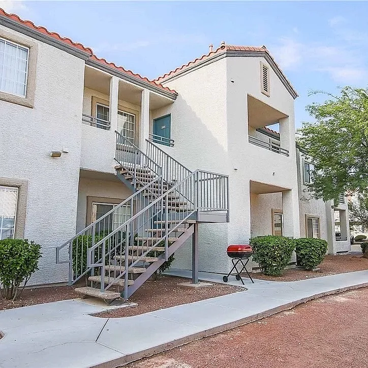 3318 N Decatur Blvd — Photo 2