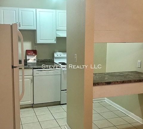 5th image of 915 S Seminole Dr APT 42