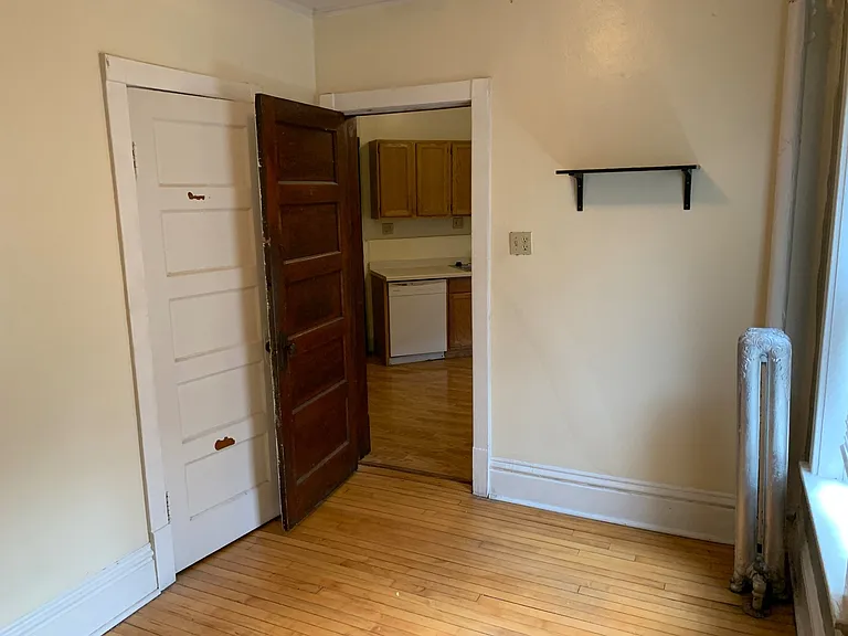 1838 N Oakland Ave — Photo 14