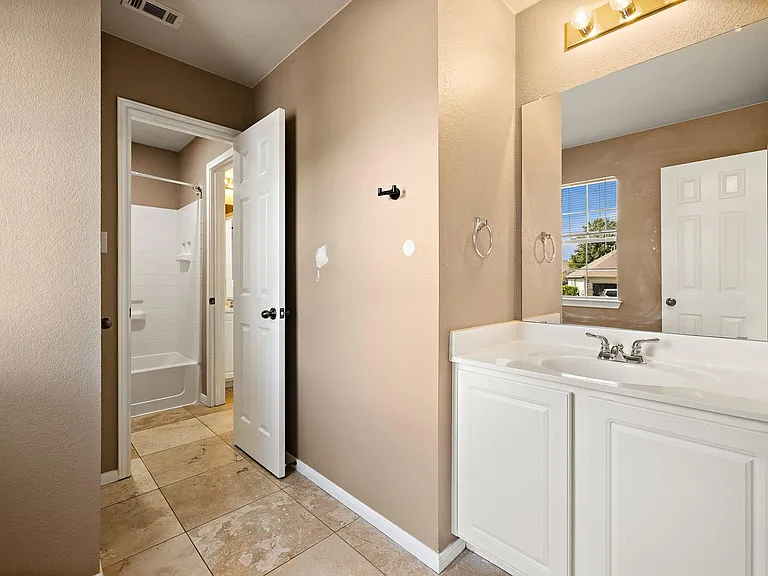 502 Sherwood Ct — Photo 21