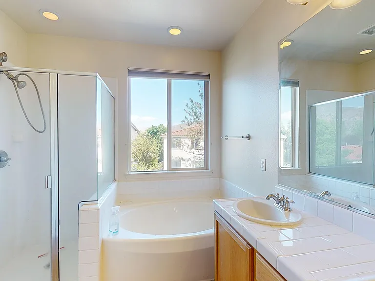 445 Dartmoor Ct — Photo 14