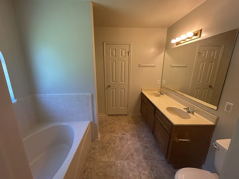 1001 Clairidge Ave — Photo 18