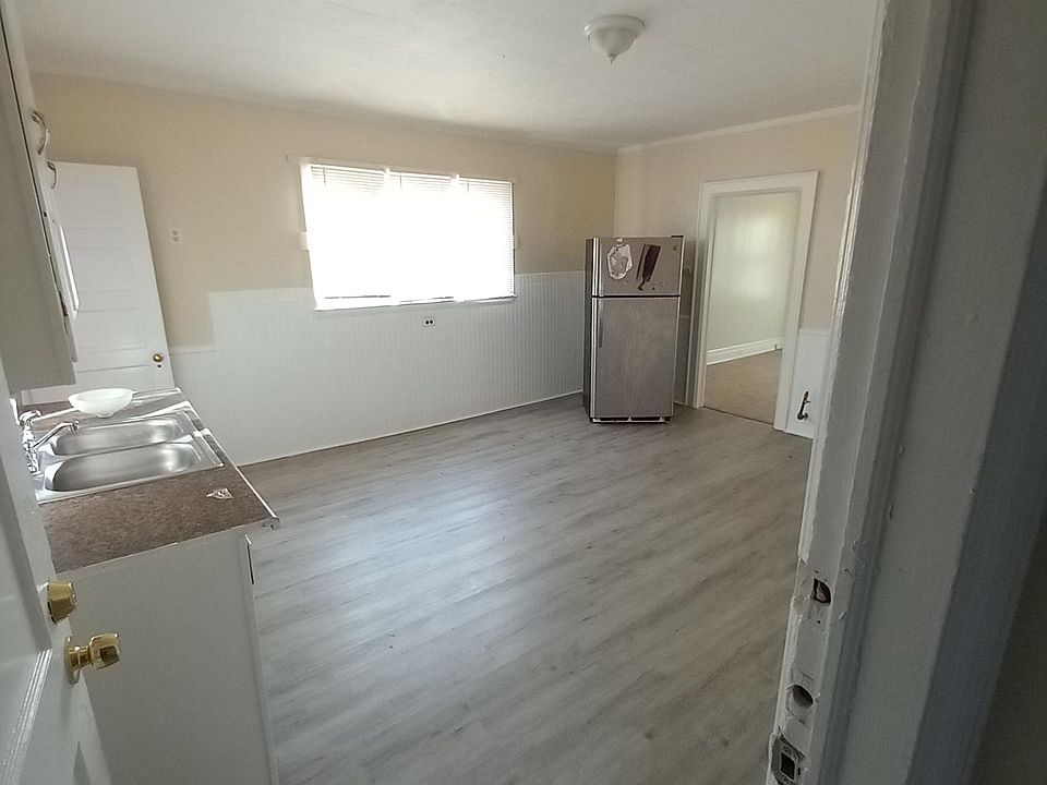1st image of 27 Miller Ave #2