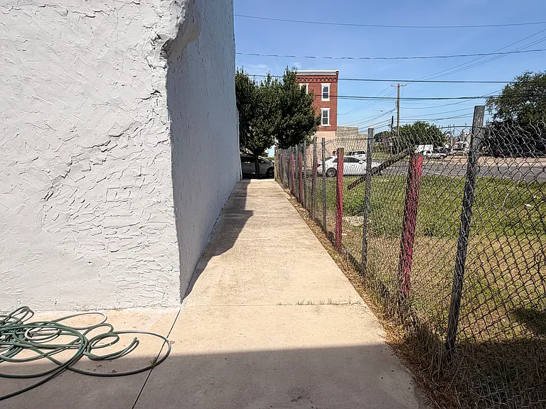 832 N 6th St — Photo 16