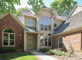 645 Park Cir, Elm Grove, WI 53122