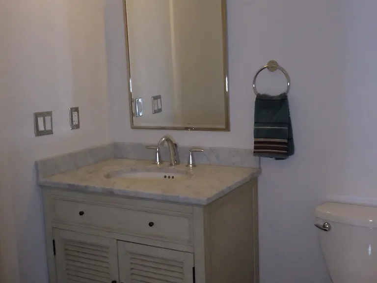 1629 Madrona Ave — Photo 13