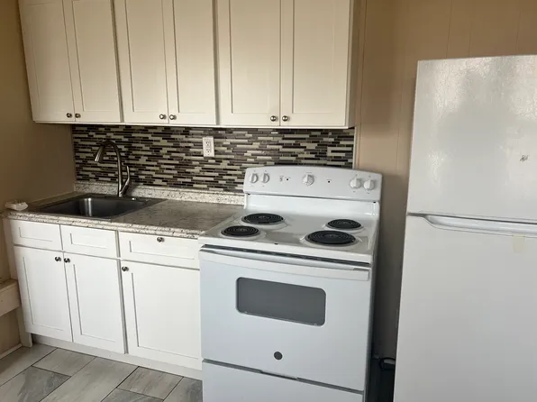 1997 S Custer Rd APT 4, Monroe, MI 48161