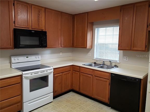 3rd image of 5102 Clubside Dr #0
