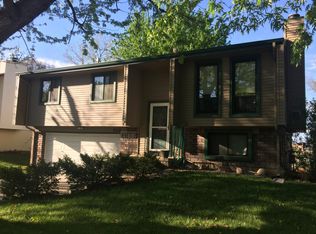 910 W Leon Dr, Lincoln, NE 68521