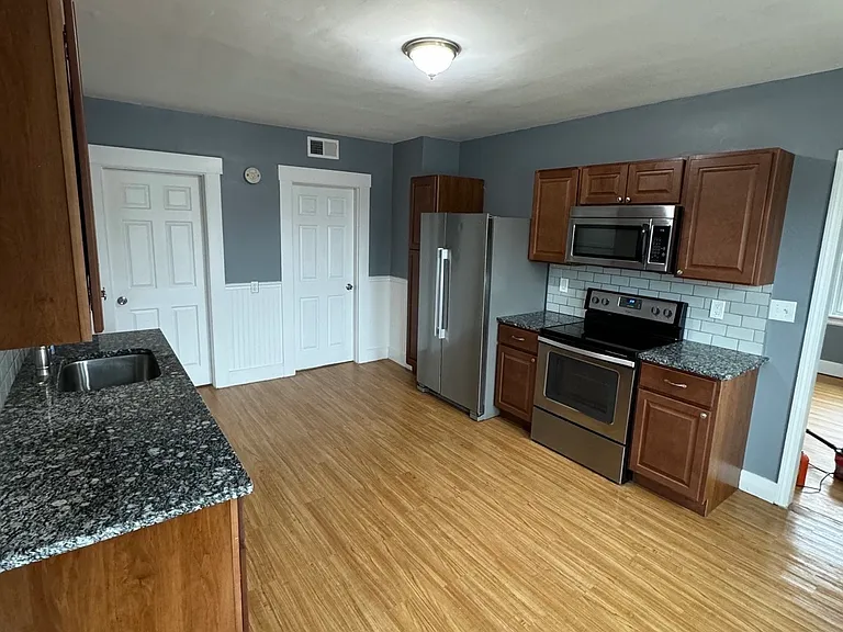 11 Columbia St #2 — Photo 3