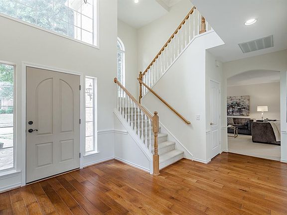 3rd image of 2716 Wexford Dr