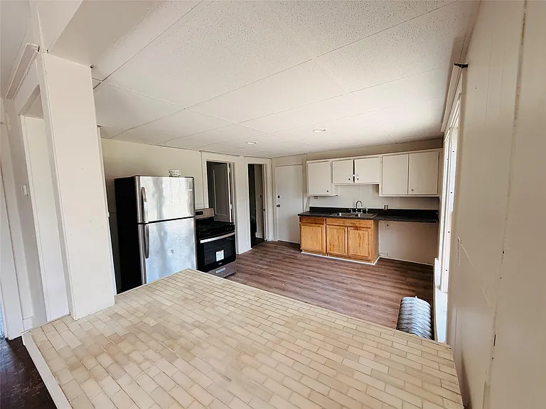 528 Chenango St #2 — Photo 5