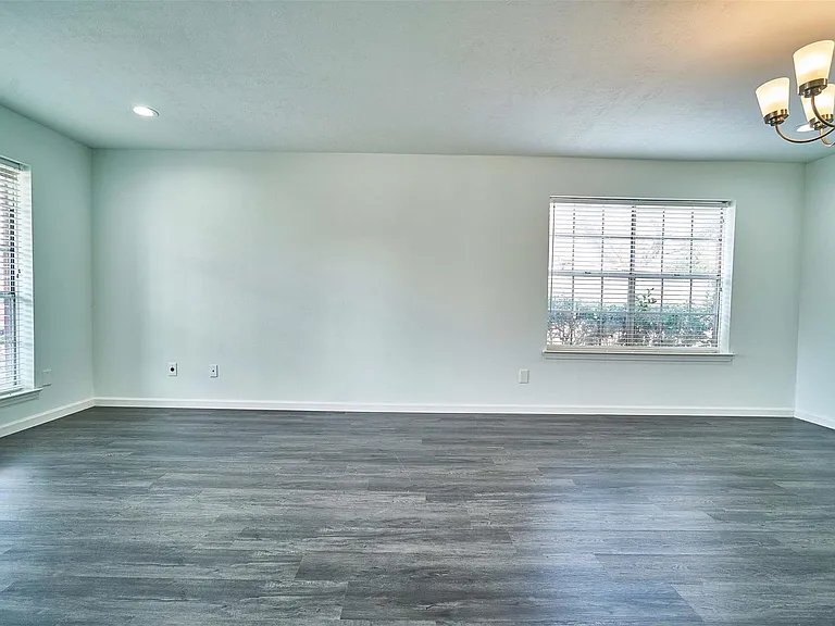 11011 Landsbury Ct — Photo 7