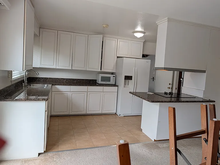 2112 Rockhurst Ct — Photo 4