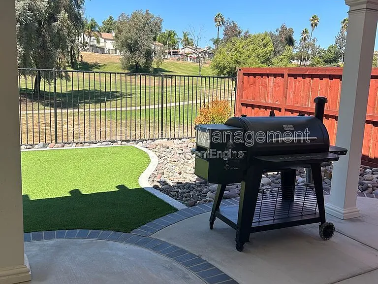 30934 Crystalaire Dr — Photo 20