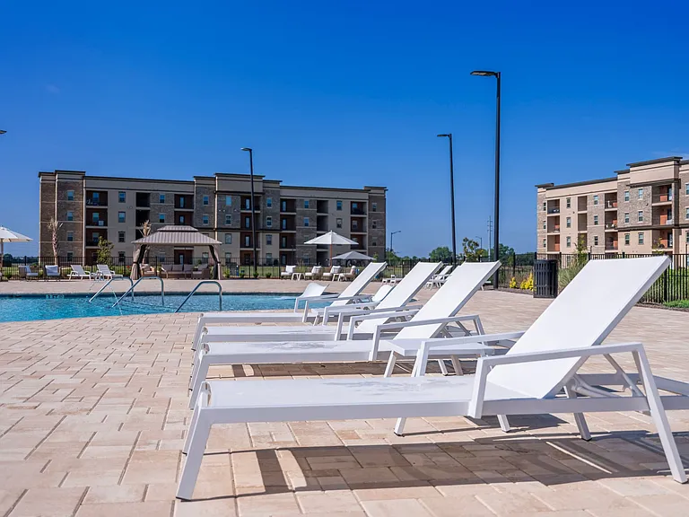 Joy Park Luxury Apartments — Photo 8