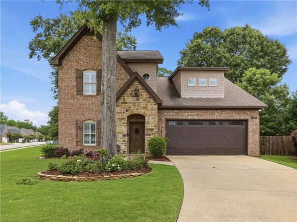 1230 Weatherford St, Auburn, AL 36830