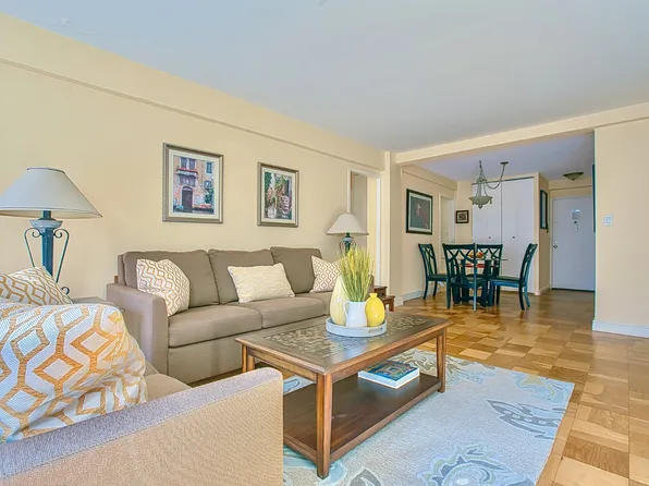 310 West 56th Street image 4 of 16