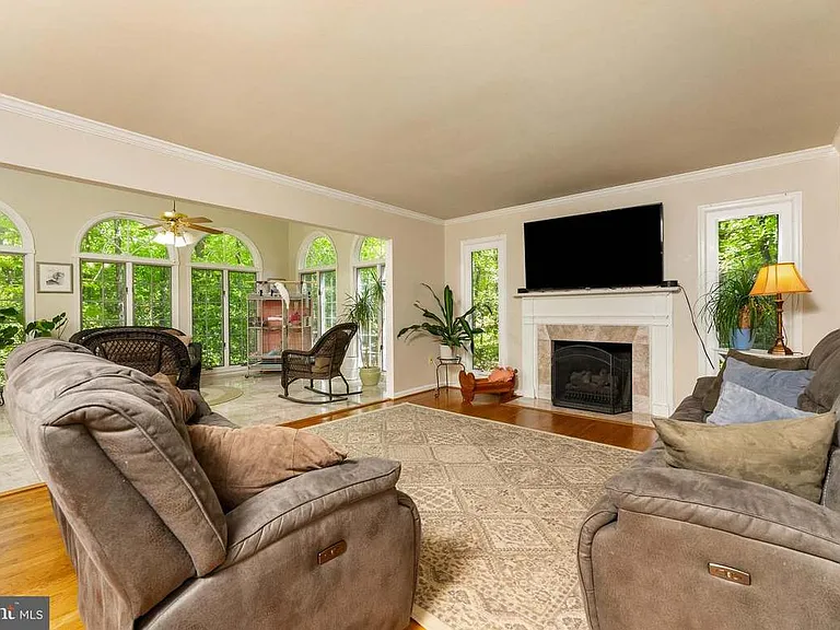 12760 Quarterhorse Ln — Photo 11