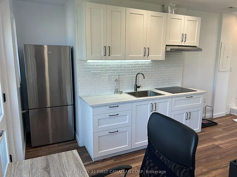 1473 Adelaide St N #2 — Photo 9