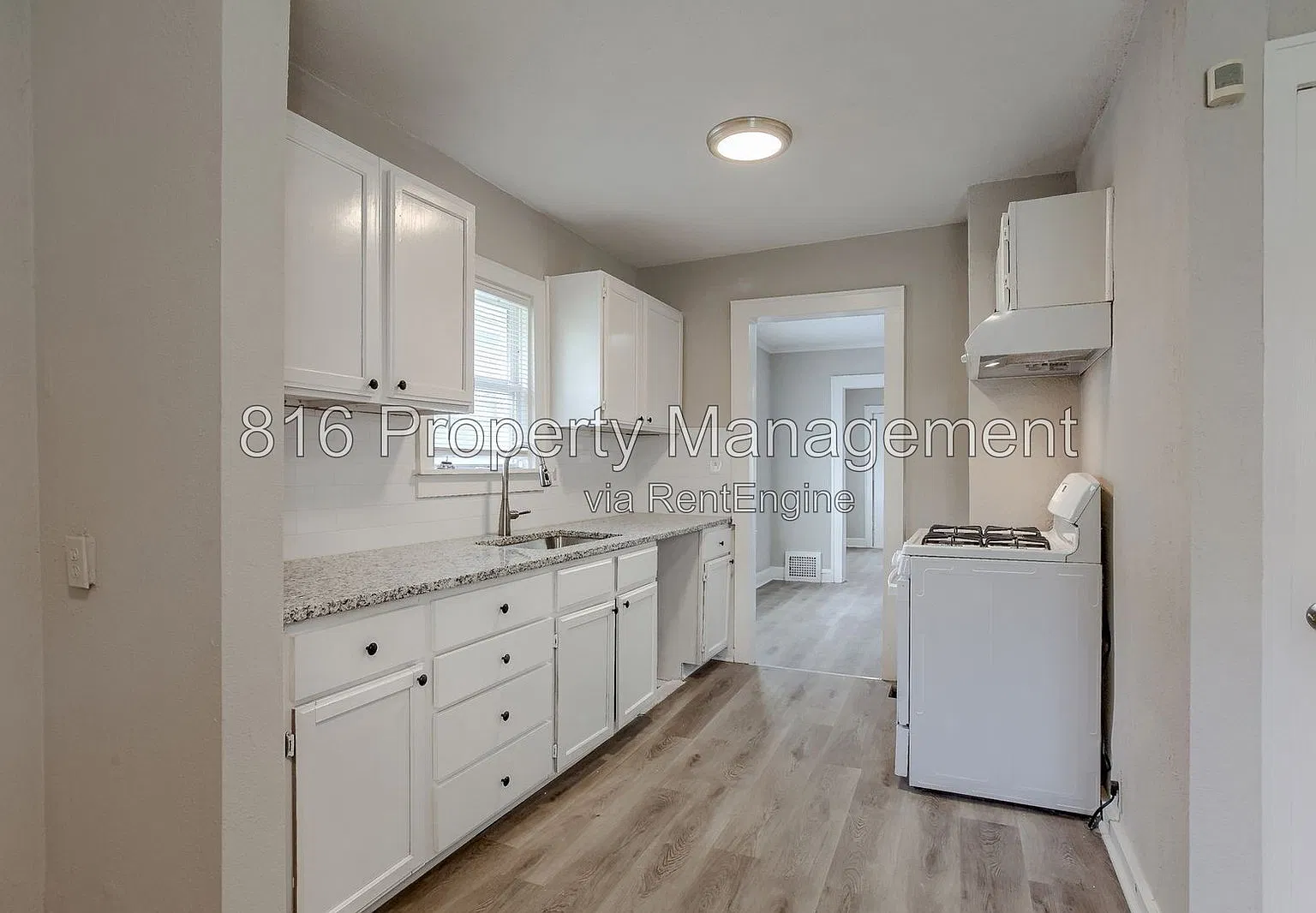 3 bed, 1.0 bath, 1121 sqft, $1,295 — Photo 3