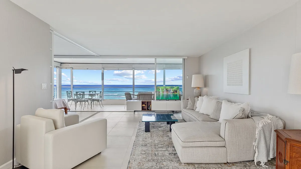 Building Photo - 2979 Kalakaua Ave #901