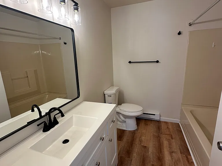1453 Monroe Ave #1 — Photo 6