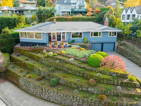 6135 SE Taylor Ct, Portland, OR 97215