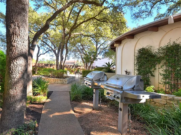 1801 Lavaca St #11F — Photo 16