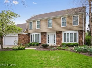 513 Longmeadow Cir, St Charles, IL 60174