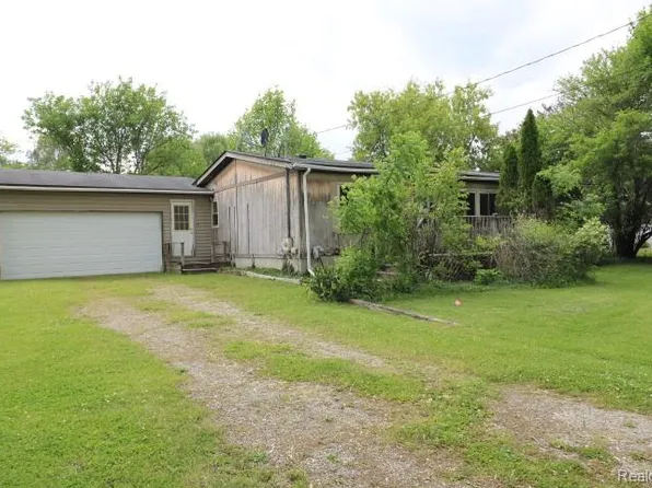 7464 Jennings Rd, Swartz Creek, MI 48473