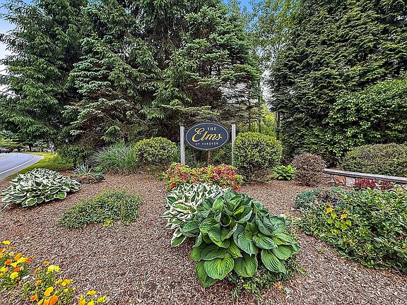 2nd image of 14 Sugar Maple Cir Unit 14