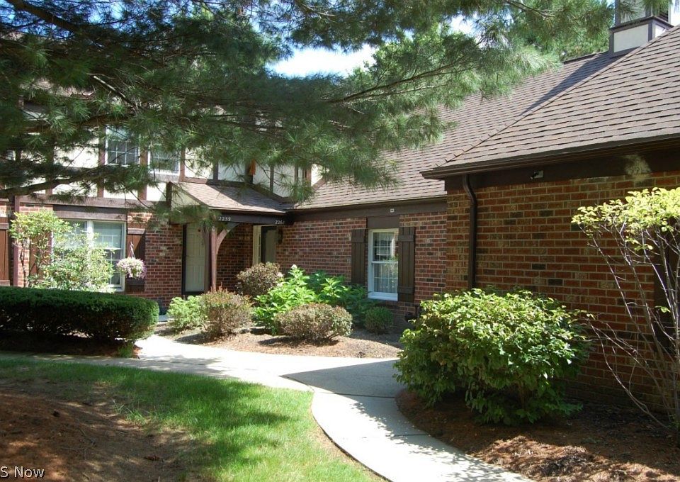 1st image of 2261 Fairway Blvd #2F