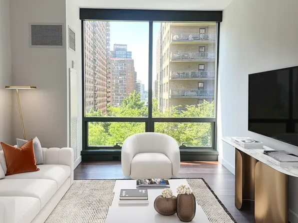 200 W 67th St, New York, NY