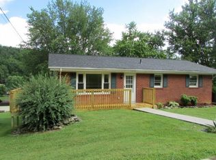 1712 Scenic Dr, Elizabethton, TN 37643