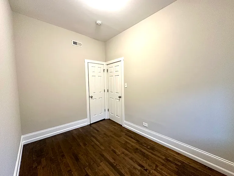 909 N Leavitt St #2R — Photo 11