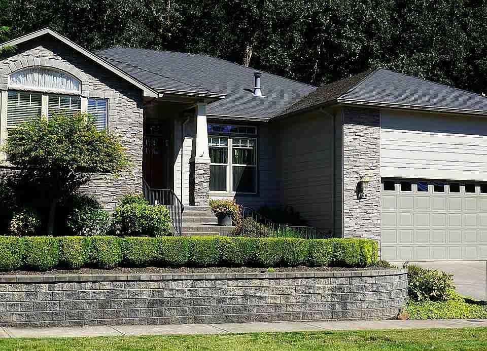 1st image of 350 Tillicum Dr